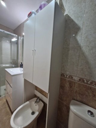 Mueble lavadora/baño blanco
