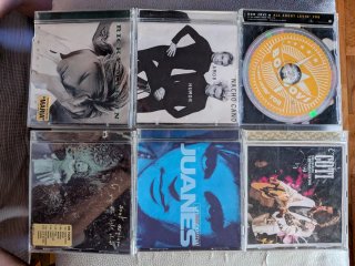 Cd's de música variable.