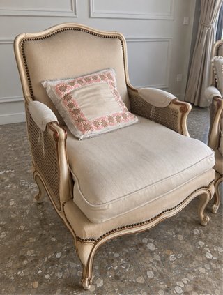 Sofá y 2 sillones clásicos beige