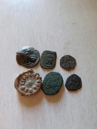Monedas y marchamo, diferentes años, Felipe II-III