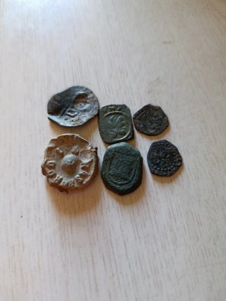 Monedas y marchamo, diferentes años, Felipe II-III