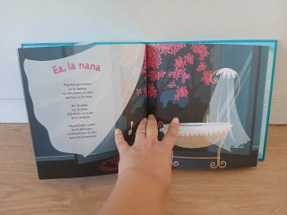 Libro infantil Canciones con beso para las buenas