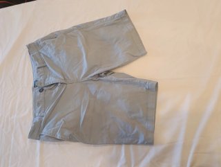Bermudas hombre grises con trabillas
