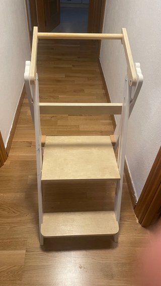 Escalera infantil madera y blanco