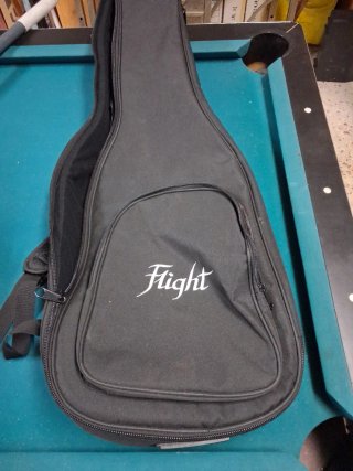 Bajo Ukelele Eléctrico Negro marca Flight nuevo