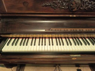 Piano de pared finales S. XIX