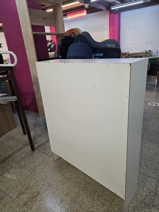 Estantería blanca de madera