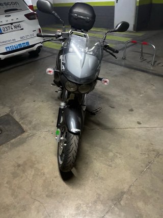 BMW F 650 Scarver Negra y Plata