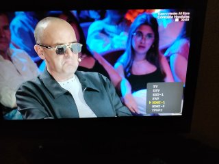 Televisión OKI 26 pulgadas y adaptador