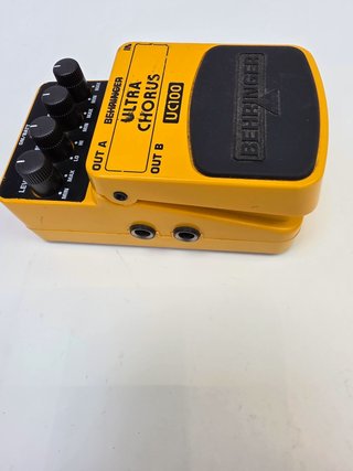 Equipamiento Pedal Behringer Uc100
