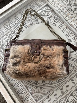 Bolso corto pelo marrón y beige