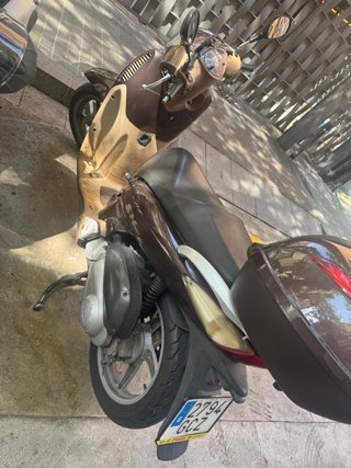 Honda SH 125 Scooter Marrón