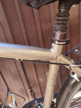 Bicicleta Orbea con cesta y portabultos