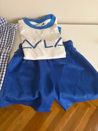 Conjunto deportivo y bata colegio Aula 8 años