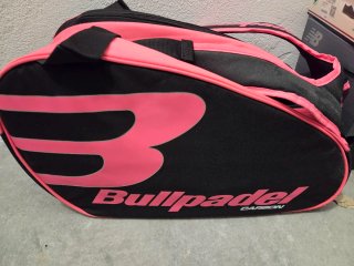 Paletero Bullpadel Negro y Rosa