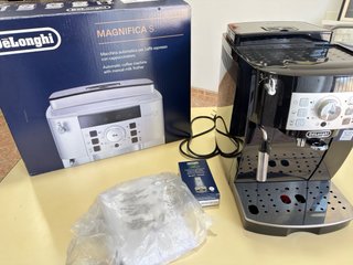 Cafetera Delonghi Magnifica S Automática