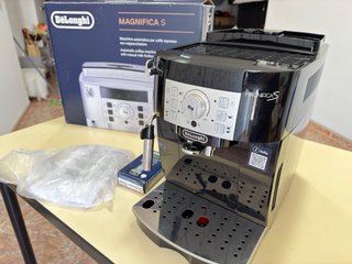 Cafetera Delonghi Magnifica S Automática