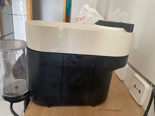 Cafetera Nespresso Vertuo Pop Negra