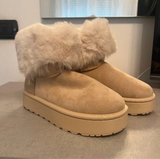 Stivali invernali beige con pelliccia