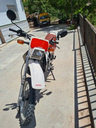 Honda CRM 125 Enduro Moto Blanca