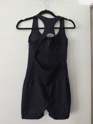 Mono deportivo negro talla L