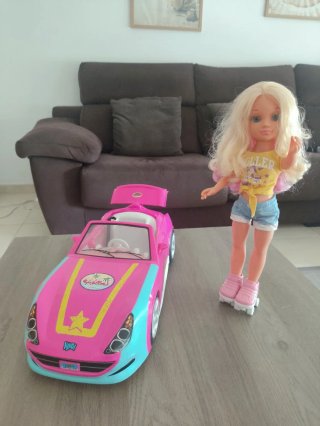 Coche Nancy con Muñeca y Patines
