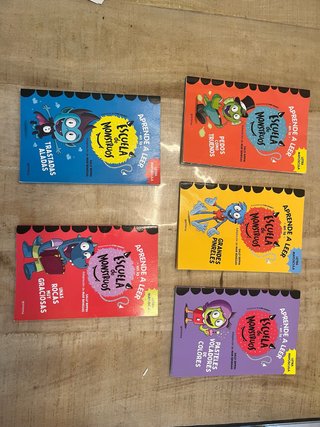Grandes Pinreles / Pete's Big Feet: School of M...