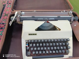 Máquina de escribir ELSA