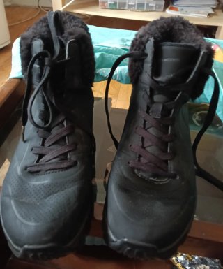 Botas Skechers Negras con Forro de Pelo