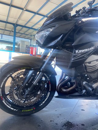 Kawasaki Z800E Negra