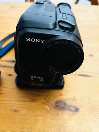 Sony Handycam video Hi8 CCD-TR680E PAL