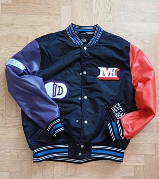 Giacca bomber mezza stagione Zara con piccolo graf