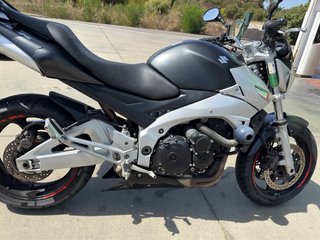 Suzuki GSR 600 Naked