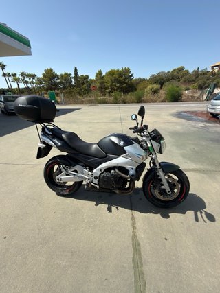 Suzuki GSR 600 Naked