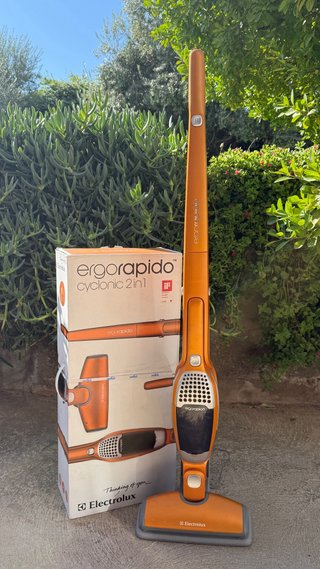 Aspirador Electrolux Ergorapido Cyclonic 2in1