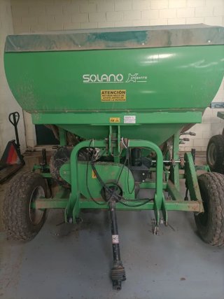 Abonadora, sembradora, rulo y tractor pala