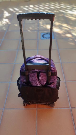 Mochila Totto Morada con Ruedas