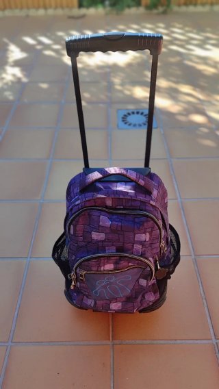 Mochila Totto Morada con Ruedas
