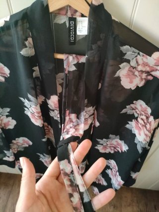Blazer H&M Negro Flores Talla M