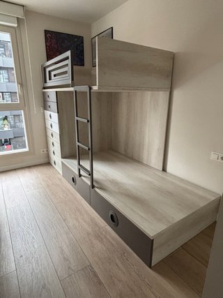 Cama tren Lagrama con escritorio y cubos