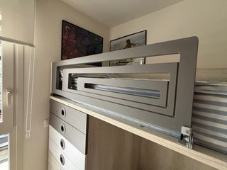 Cama tren Lagrama con escritorio y cubos