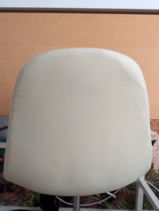 Silla de escritorio con ruedas beige