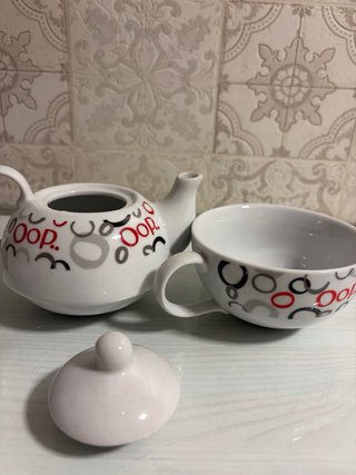Tetera con taza. Ideal para regalar