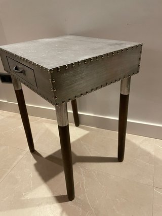 Mesita de noche metal y madera