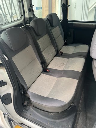 Furgoneta Peugeot combi