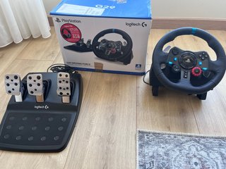 Volante Logitech G29 PS4/PS5 y pedales
