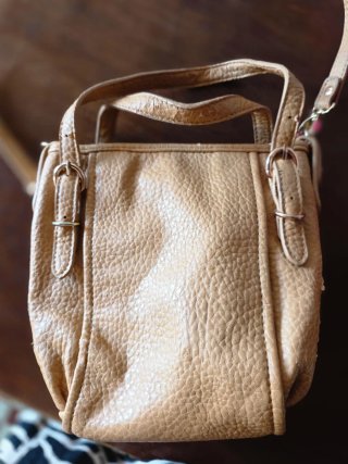 Bolso bandolera Cortefiel – color camel / beige