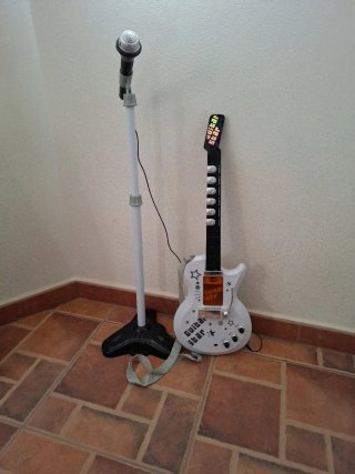 Guitarra Eléctrica Juguete con Micrófono
