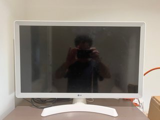 Smart TV LG 24” blanca 24TN510S-WZ – Como nueva