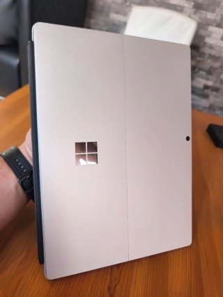 Surface Pro 9 i7 16GB RAM 500GB SSD Plata
